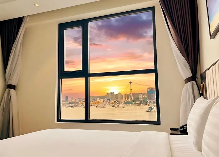 Luxury Ocean View - The Sapphire Ha Long, & 2br Ha Long